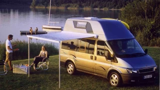 Ford Transit 60'nc yan kutluyor
