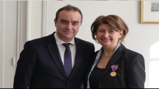 Fransa'dan Ermeni büyükelçiye madalya