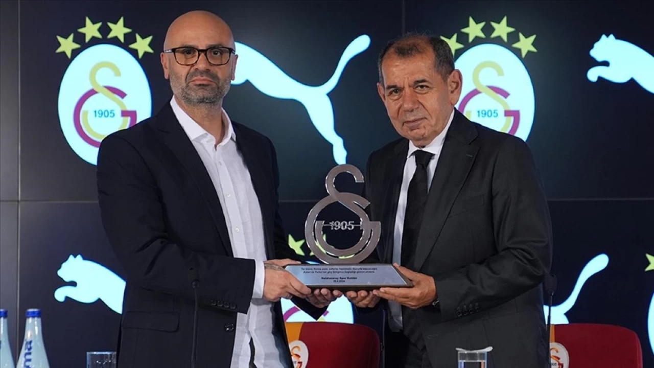 Galatasaray'�n forma sponsoru de�i�ti