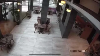 Garson robot 'Gayretli' merdivenlerden düştü