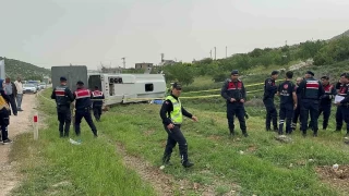 Gaziantep'te yolcu taşıyan midibüs devrildi: 1 ölü, 7 yaralı