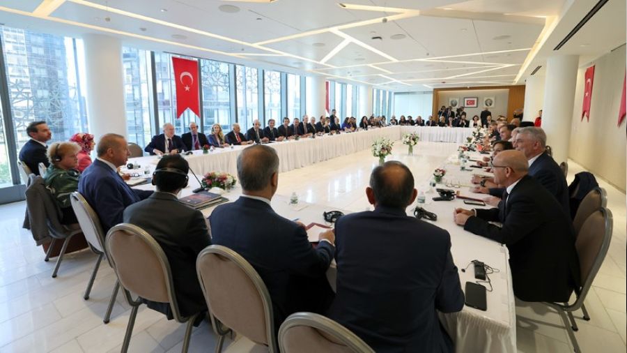 Gelenek bozulmad�, Erdo�an Yahudi temsilcileriyle g�r��t�