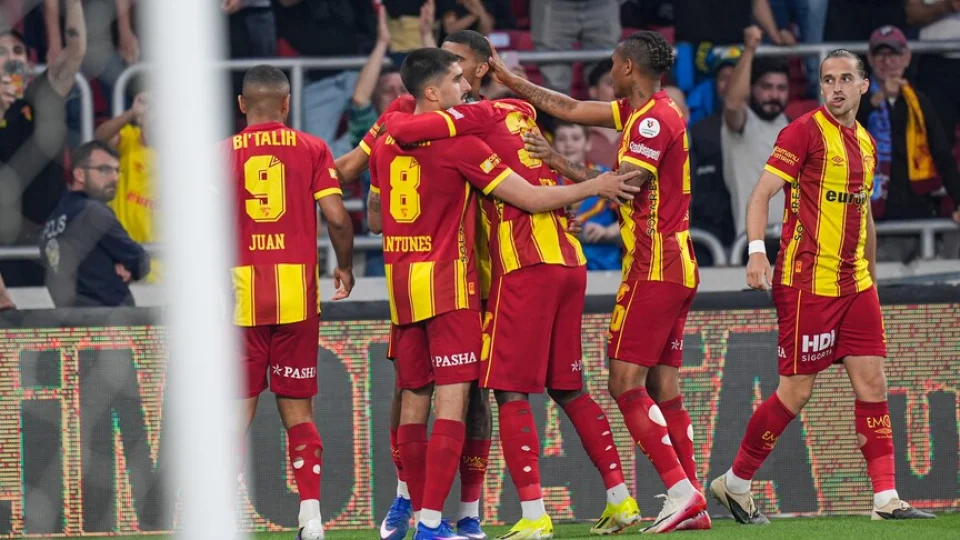 G�ztepe'de Ekrem K�l��arslan ve Krastev ile yollar ayr�ld�