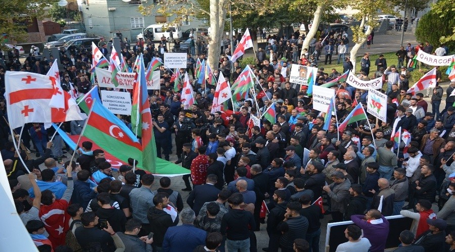 Gürcistan'da Azerbaycan'a destek mitingi