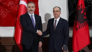 Hakan Fidan Arnavutluk Cumhurbaşkanı Begay ile görüştü