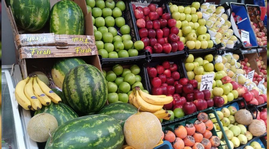 Hamilelerin g�zdesi karpuz tezgahlarda yerini ald�