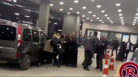 Hastane acilinde bıçaklı kavga