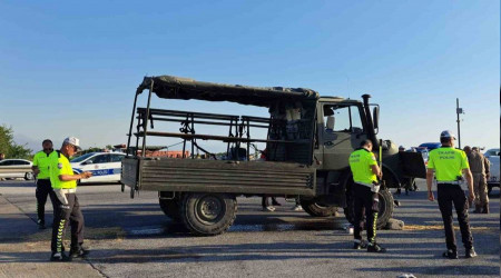 Hatay'da askeri araç tıra çarptı: 10 yaralı