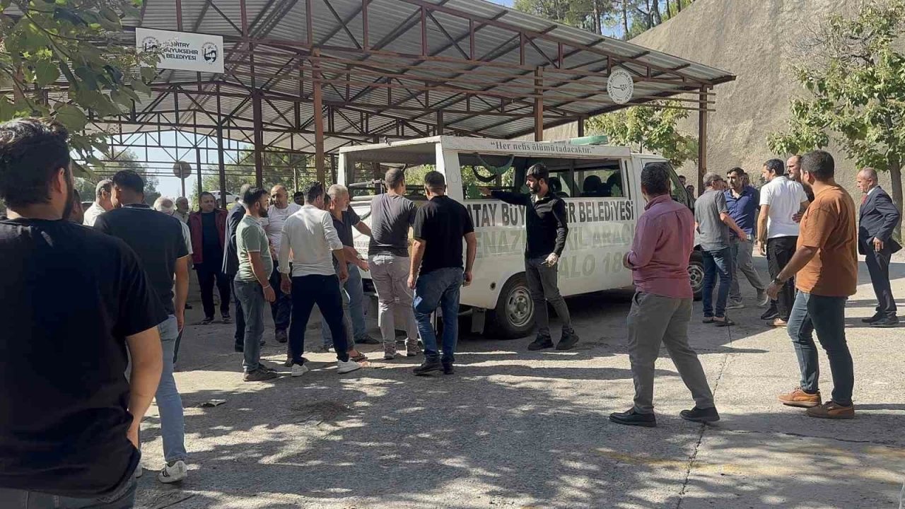 Hatay'da �l� bulunan iki arkada� topra�a verildi