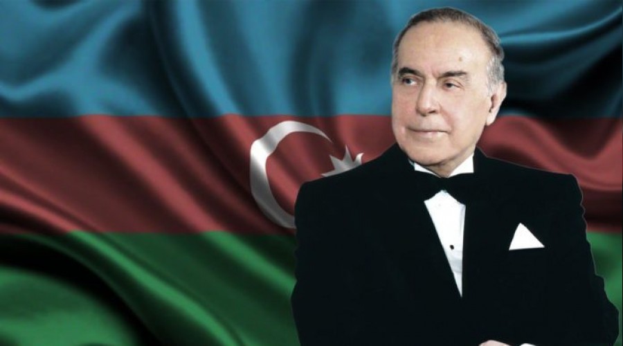 Haydar Aliyev vefat�n�n 17. y�l�nda an�l�yor