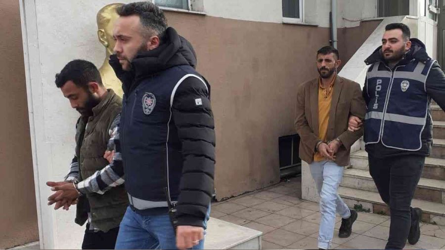 Hayvan barınağından malzeme çaldılar
