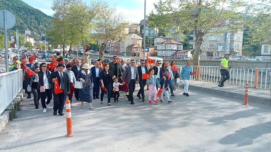 H�d�rellez �enli�inde k�yafetler yar��t�