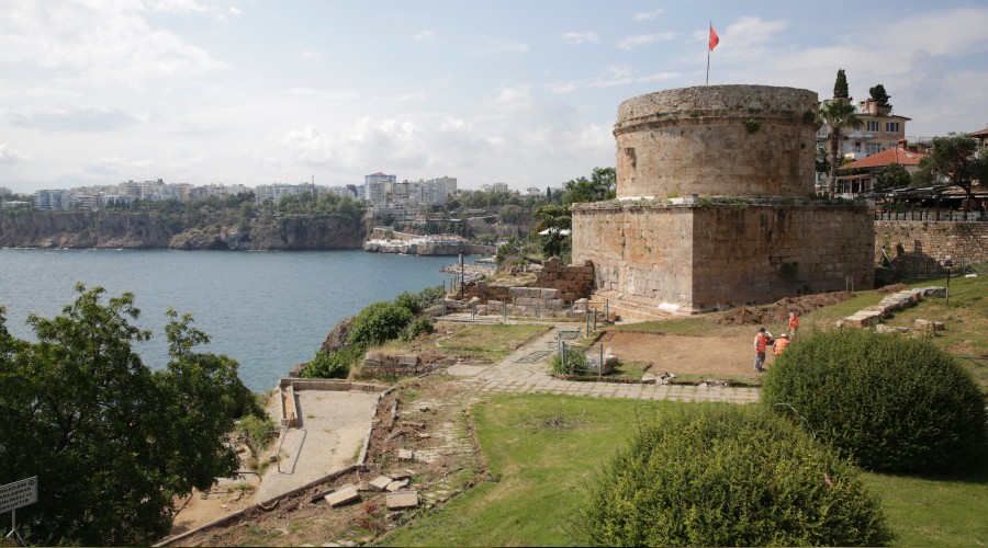 H�d�rl�k Kulesi�nde arkeolojik kaz� ba�lat�ld�