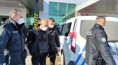 Hırsızlık için girdiği evde katil oldu