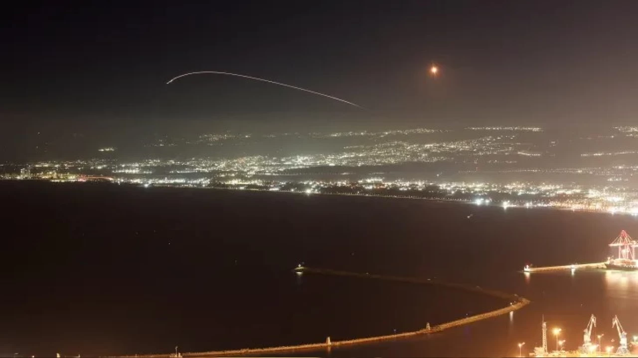 Hizbullah, İsrail'de askeri üssü vurdu: 3 ölü, 39 yaralı