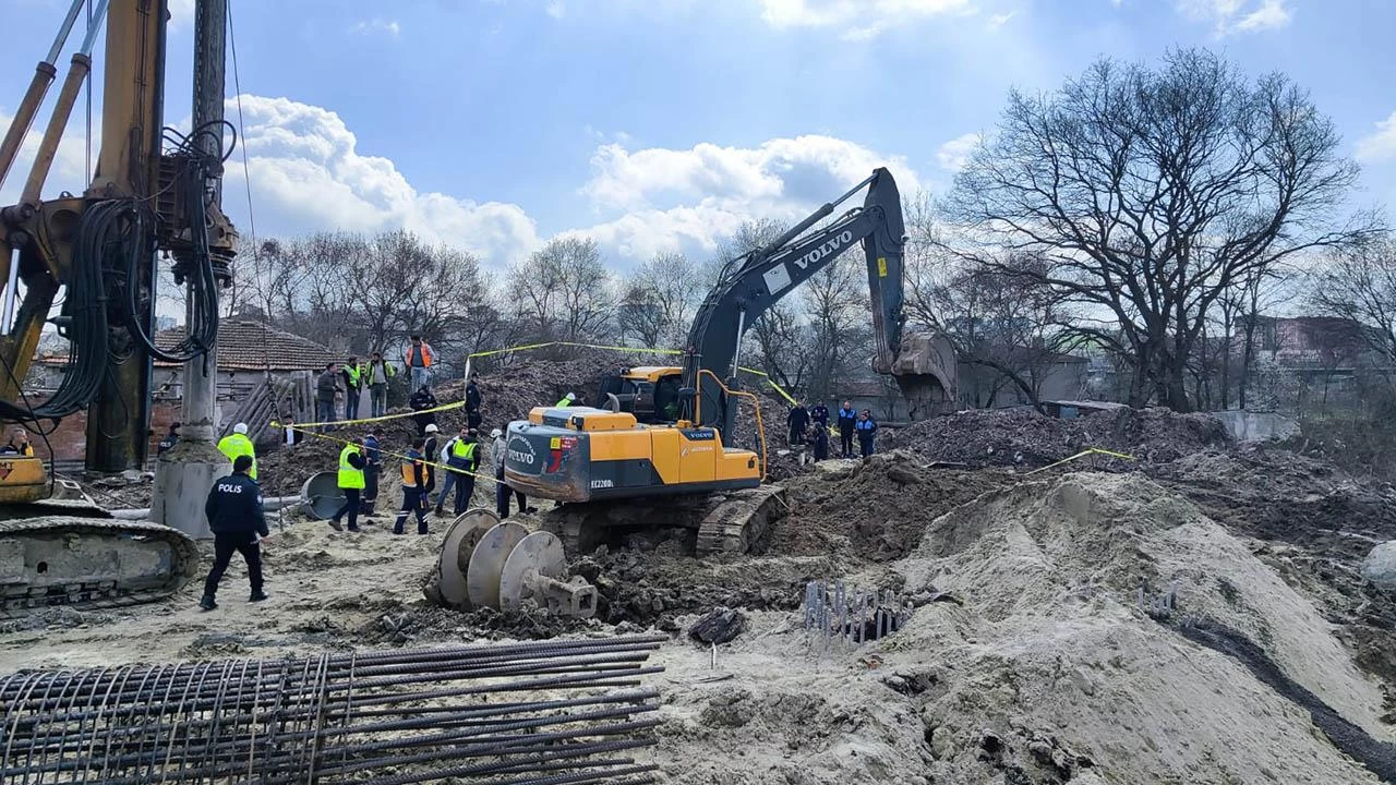 H�zl� tren �al��mas�nda g���k alt�nda kalan 2 i��i hayat�n� kaybetti