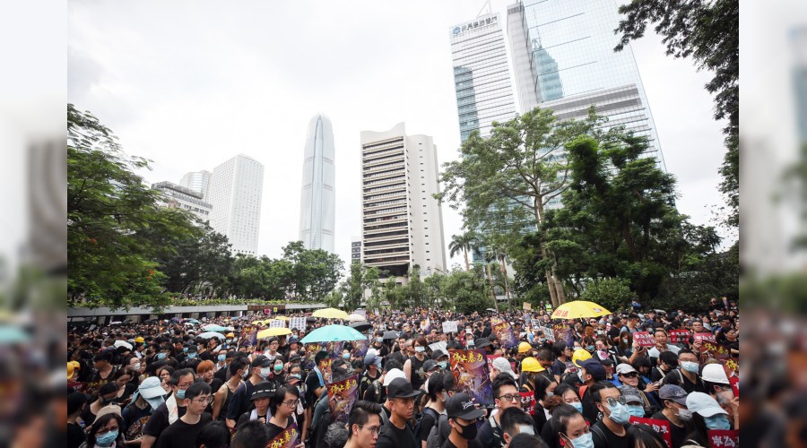 Hong Kong'da protestolar s�r�yor
