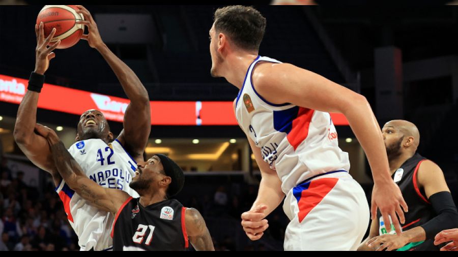 İlk maç Anadolu Efes'in