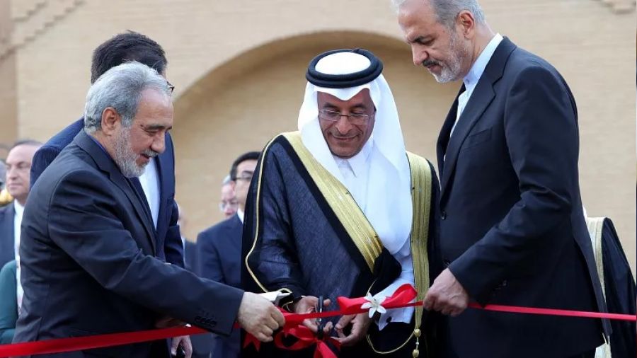 �ran, Riyad b�y�kel�ili�ini yedi y�l sonra yeniden a�t�