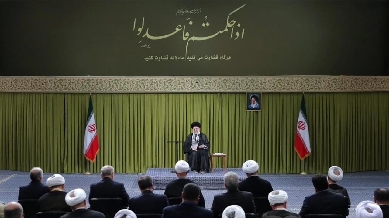 Hamaney'den cumhurba�kan� adaylar�na 'd��man� sevindirmeyin' uyar�s�