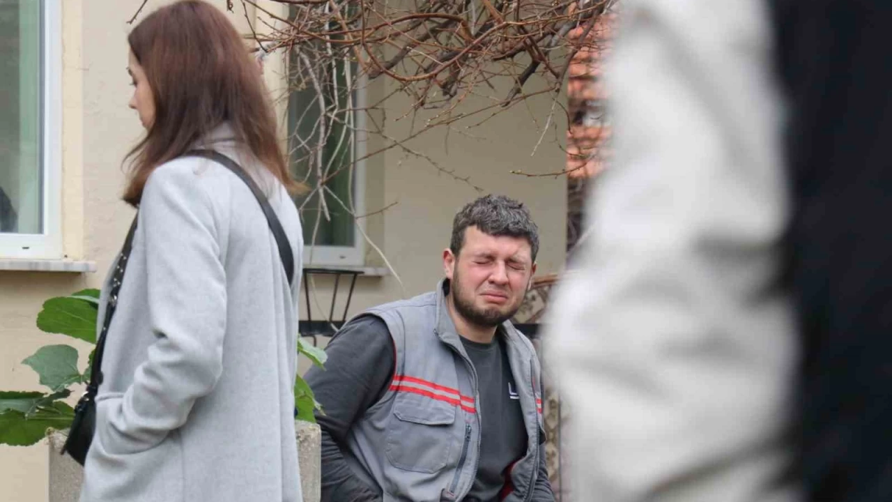 İşe gitmek için uyanan genç, annesi ve kardeşini ölü buldu