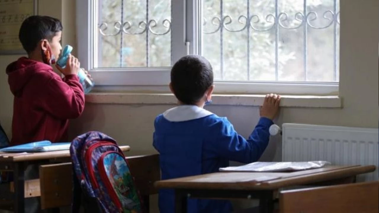 İstanbul Planlama Ajansı (İPA) Başkanı Buğra Gökce, "Her 3 öğrenciden biri okula aç gidiyor" diyerek, eğitimdeki eşitsizliklere dikkat çekti