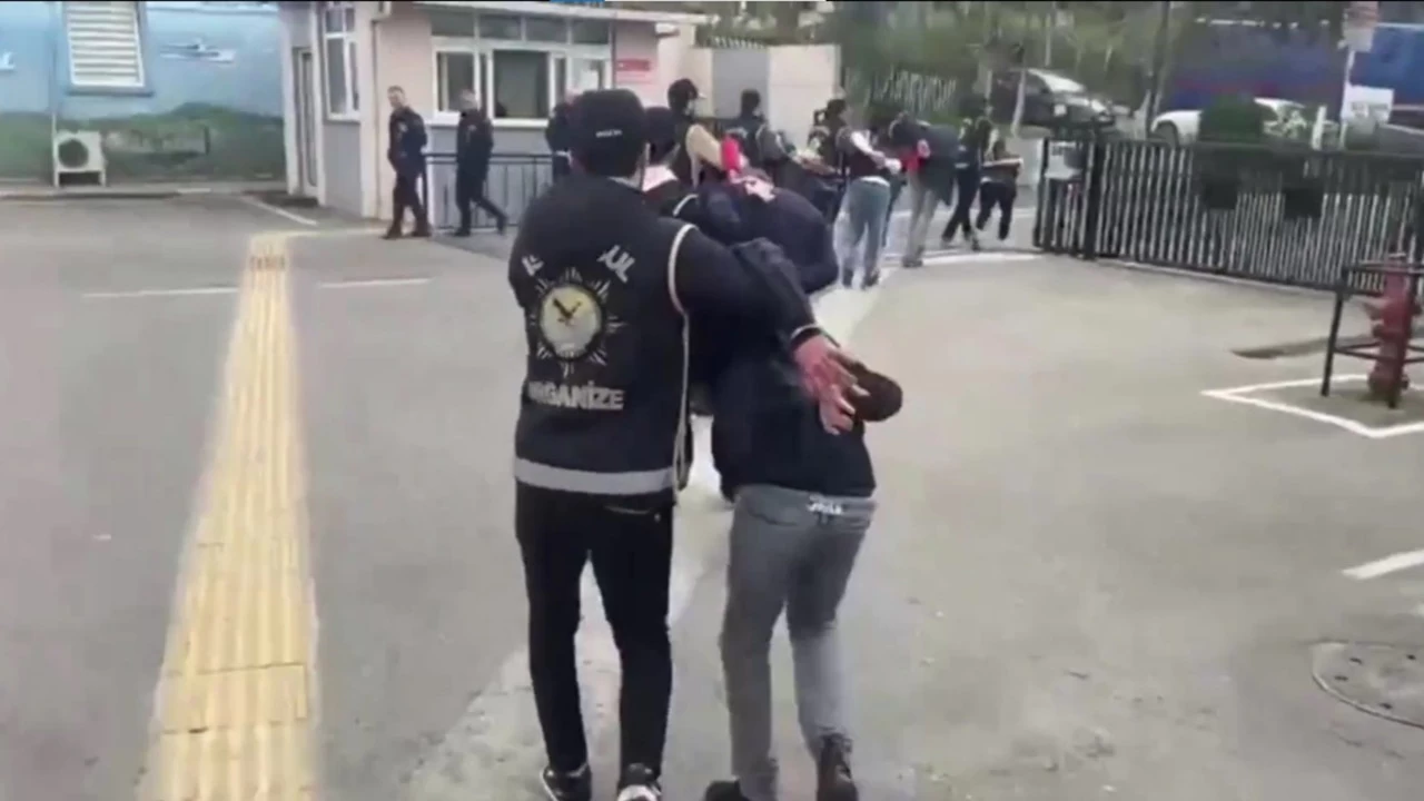 �stanbul'da 12 i� yerinin kur�unlanmas� olay�na kar��an 11 ��pheli yakaland�