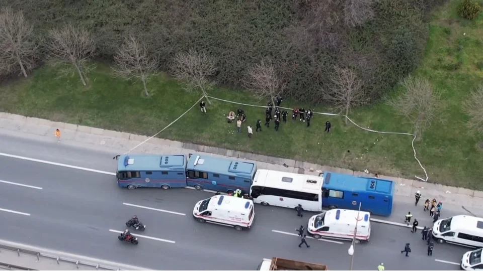 �stanbul'da 4 cezaevi arac� kaza yapt�