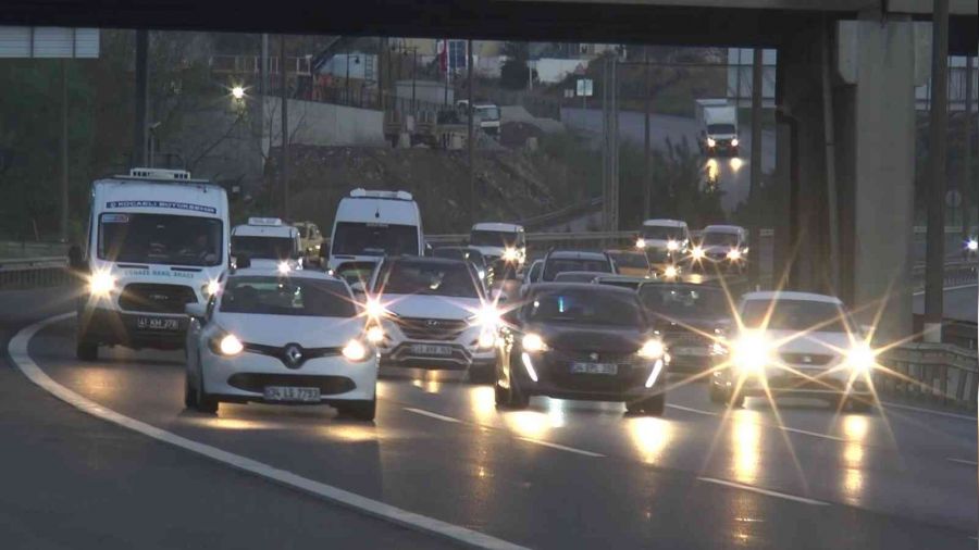 �stanbul'da bayram trafi�i ba�lad�