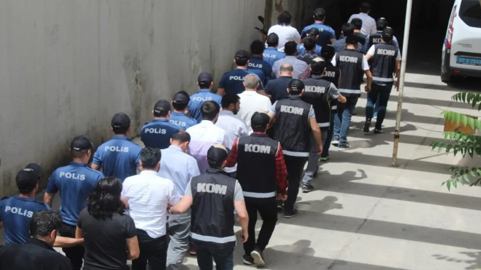�stanbul'da su� �rg�t� operasyonu : 15 ��pheli tutukland�