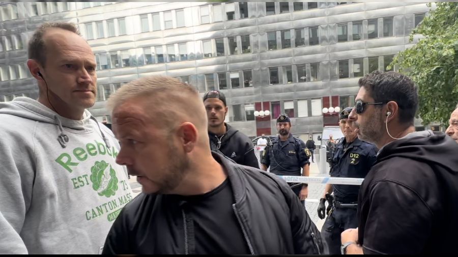 �sve�'ten �slam d��man�na �zel koruma ordusu!