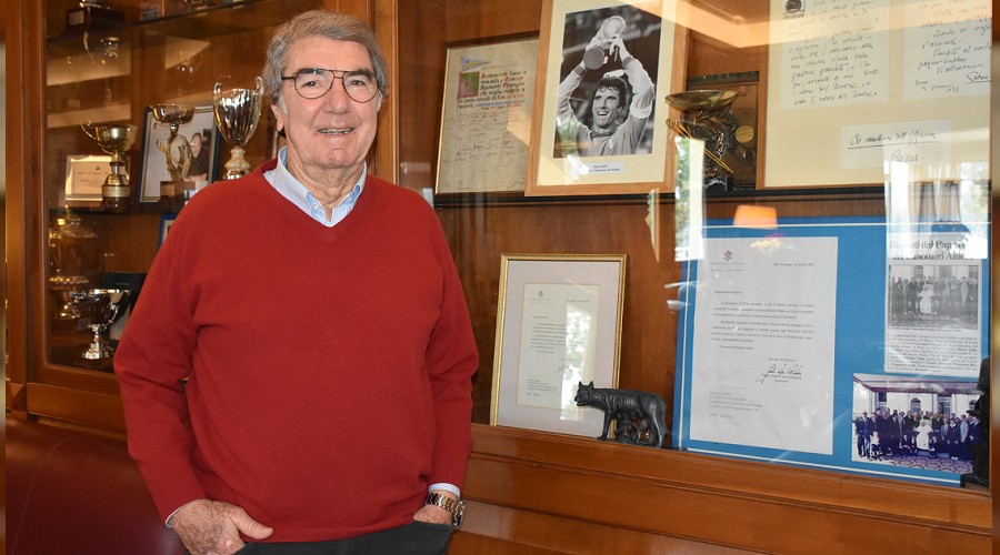 �talyan efsaneden T�rkiye'ye �vg�