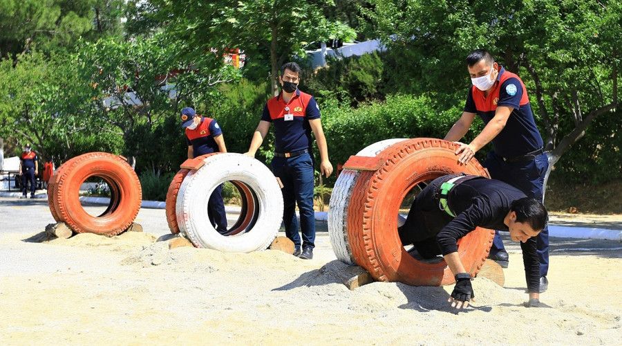 İtfaiyeci olmak için ter döküyorlar