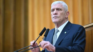 �Y� Parti Genel Ba�kan� M�savat  Dervi�o�lu, "�calan'a �zg�rl�k mitingleri yapacaklarm��, ben de 27 Haziran'da Tando�an�a ��kaca��m" dedi