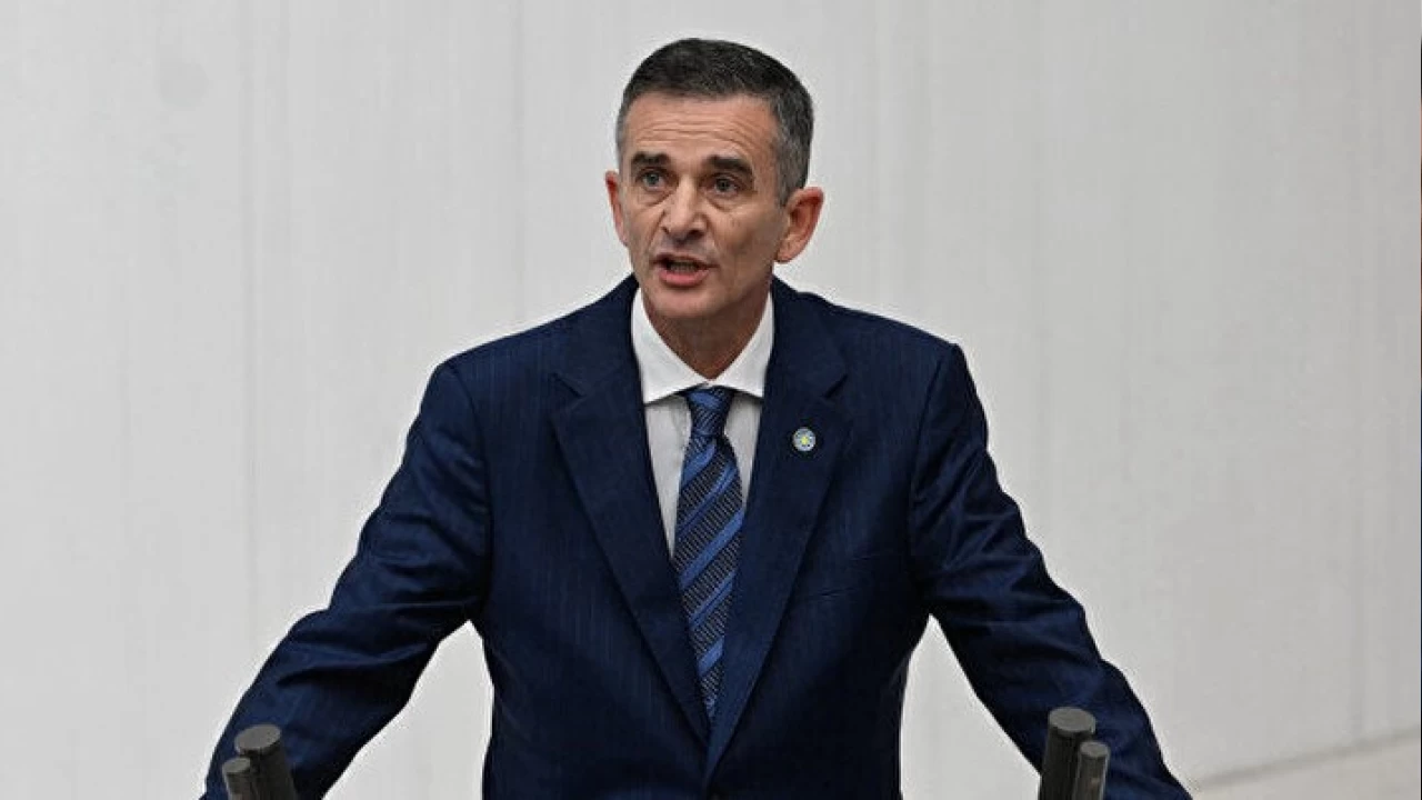 İyi Parti Sakarya Milletvekili Ümit Dikbayır, İyi Parti’den ihraç edildi
