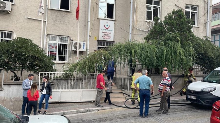İzmir'de aile sağlığı merkezinde yangın