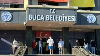 İzmir'de Buca Belediyesine operasyon: Başkan dahil 50 gözaltı