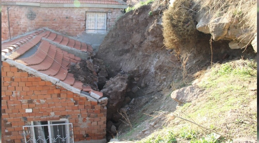 zmir'de heyelan panii