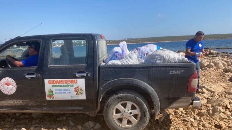 Kaçak olarak toplanan 600 kilogram deniz kestanesi ele geçirildi