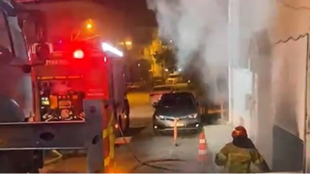 Kaldığı apartmanı 3 gün üst üste yaktı