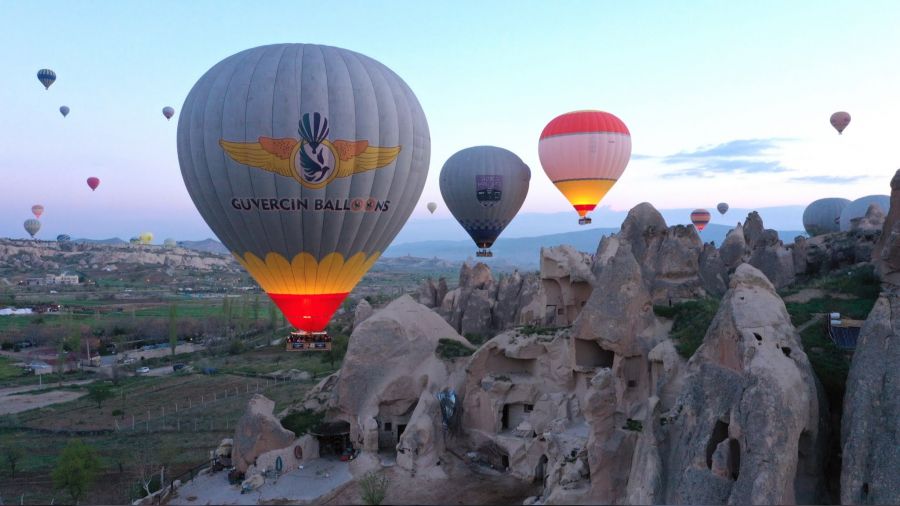Kapadokya'da bayramda g�ne�i g�ky�z�nde kar��lad�