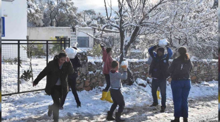 Kar, İstanbul'a çile, Bodrum'a neşe oldu