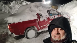 Kar nedeniyle yolda kalan aracını 4 gün sonra buldu