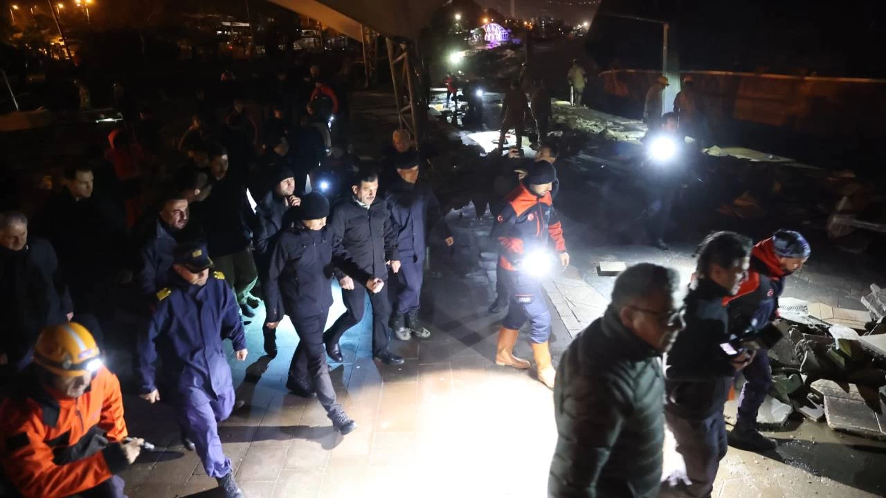 Karadeniz Ere�li'de ileti�imin kesildi�i gemi batt�, 12 m�rettebatla ileti�im kurulam�yor