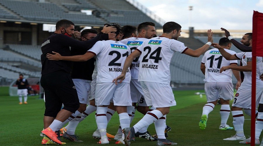 Karag�mr�k  transferde h�z kesmiyor