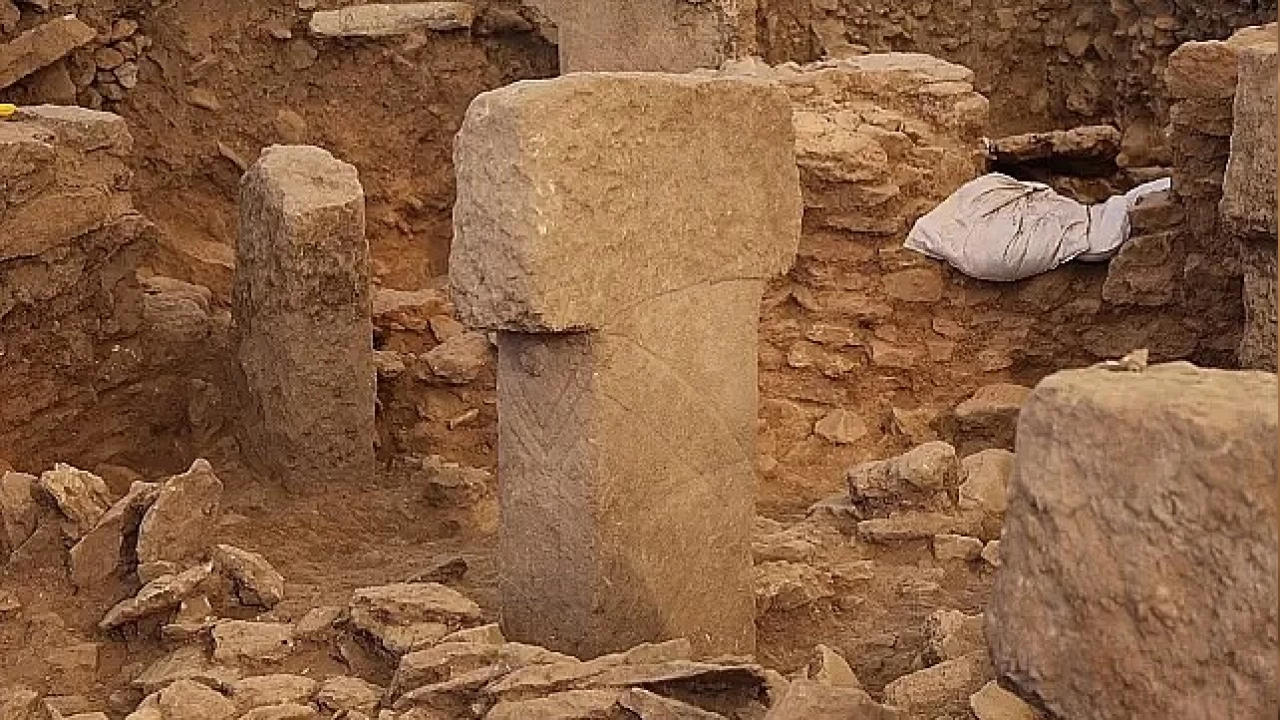 Karaköprü: Tarihin ve doğanın iç içe geçtiği bir ilçe