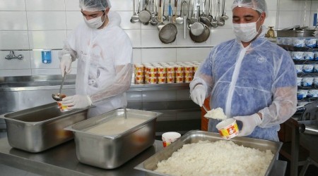 Karantinada olan ailelere günde 2 öğün sıcak yemek