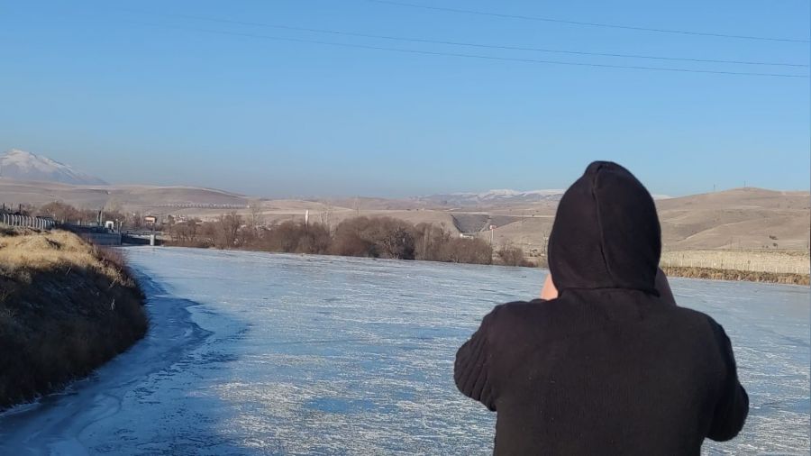 Karasu Nehri ve HES Baraj Gl buz tuttu
