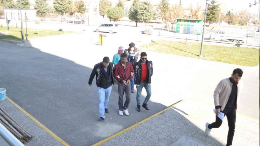 Karı-koca uyuşturucudan tutuklandı