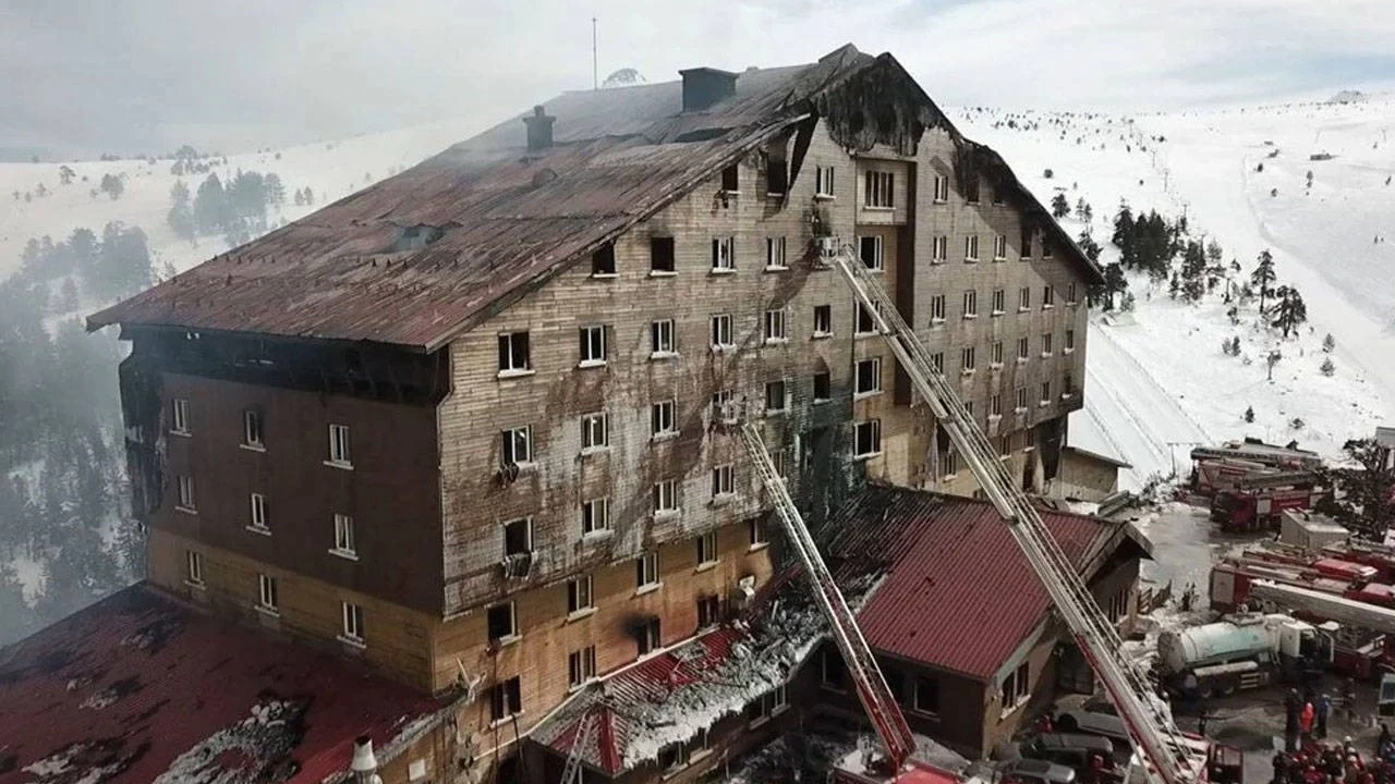 Kartalkaya'daki otel yangınına ilişkin denetim firması yetkilisi adliyede